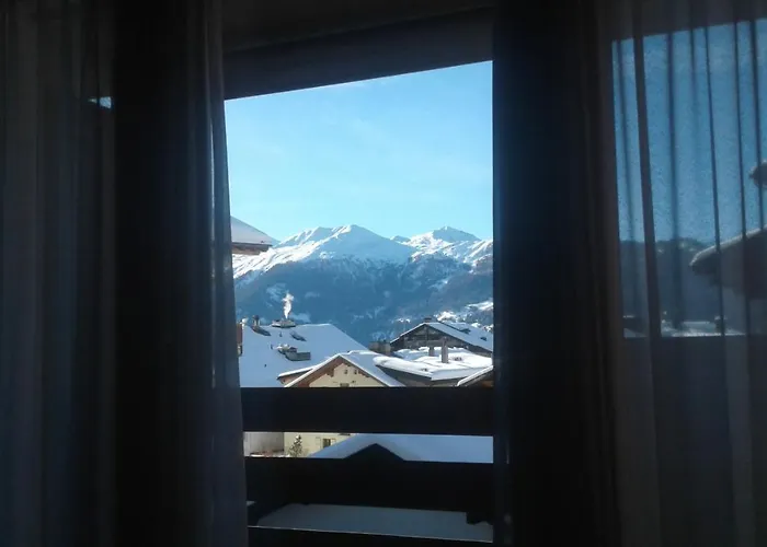 公寓 Small Apartment, *