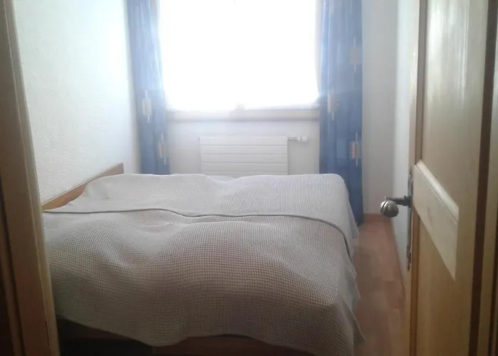 Small Apartment, * 韦尔比耶