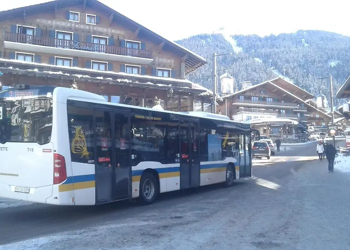 公寓 Small Apartment, *